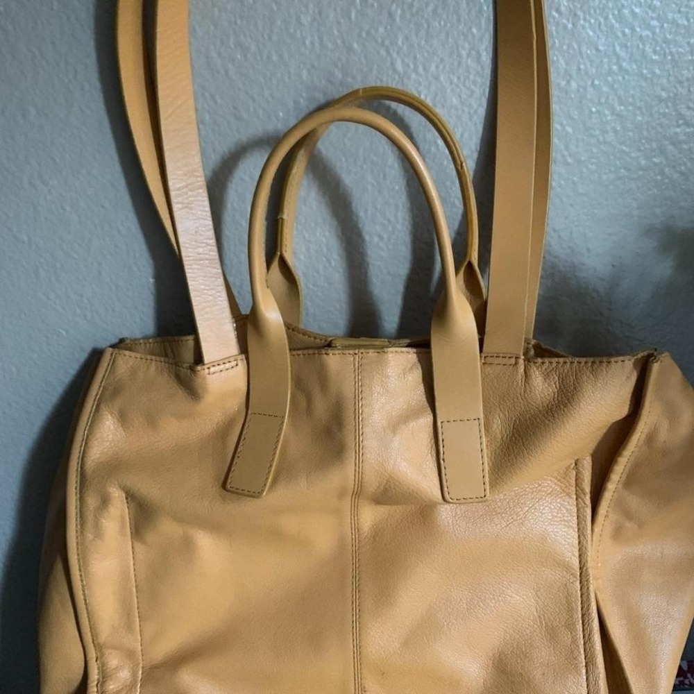 Leather Yellow/Gold Handbag by Lucky Brand with plenty of room for accessories.‎